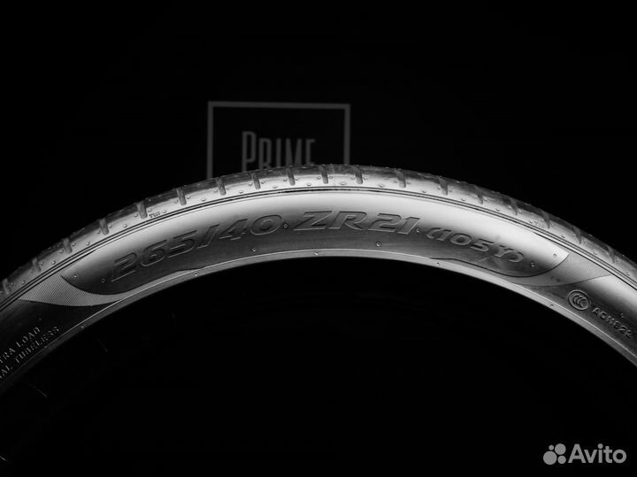 Pirelli P Zero PZ4 305/35 R21 и 265/40 R21 117Y