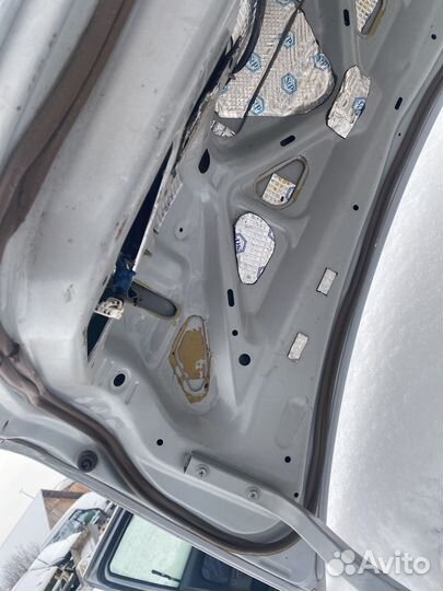 Крышка багажника Nissan Pulsar Almera N15