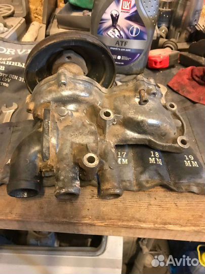 Помпа системы охлаждения Audi 100 C3