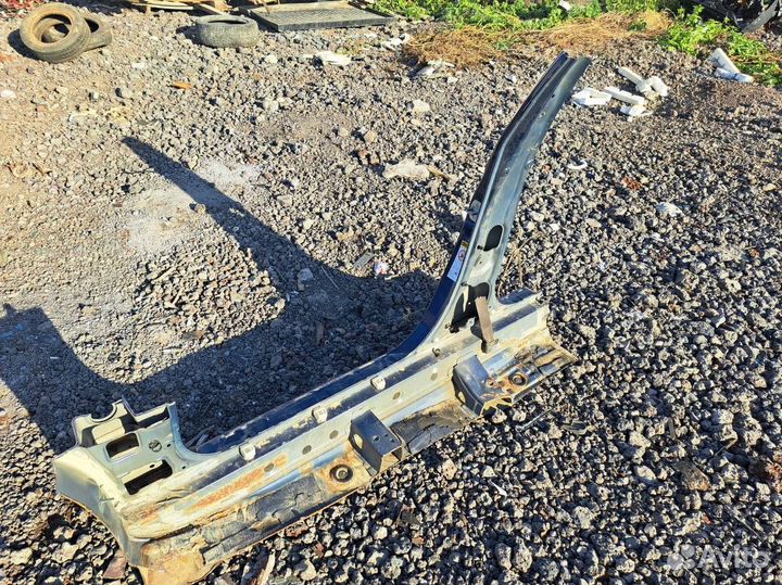 Панель боковая кузова/стойка правая Toyota Camry