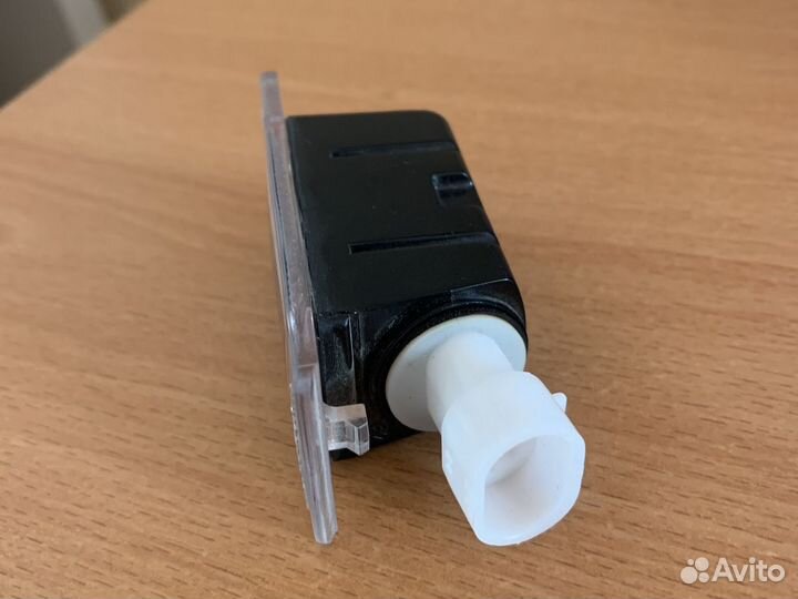 Плафон освещения номерного знака Веста