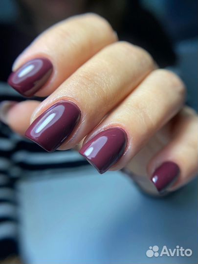 Маникюр в салоне