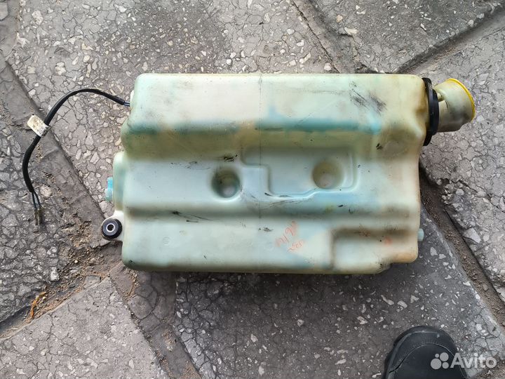 Бачок масляный Mercury пробитый