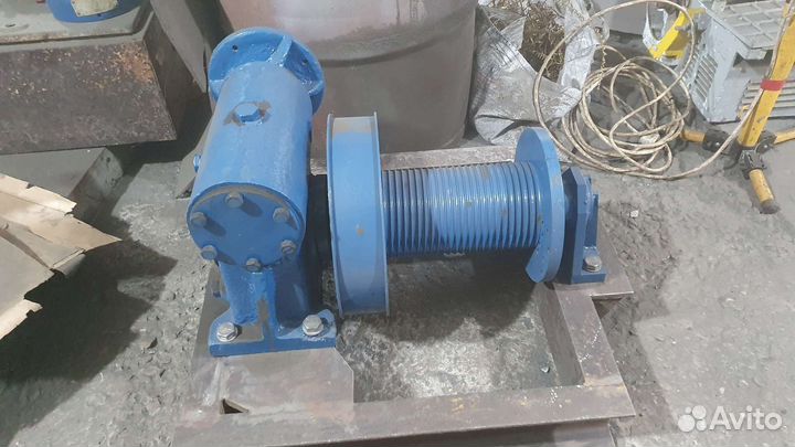 Лебедка грузовая