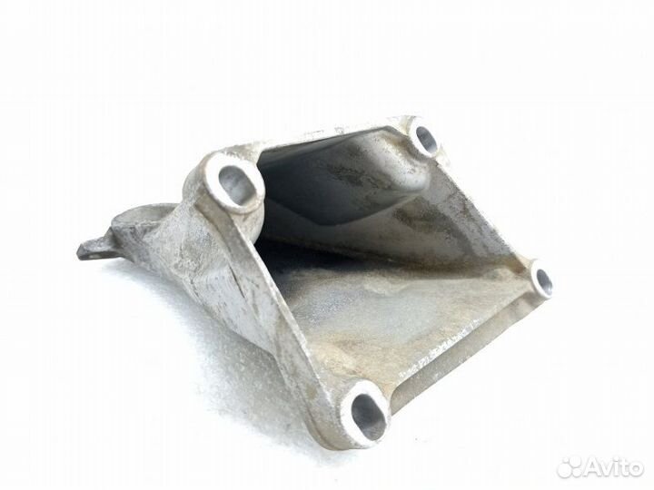 Кронштейн опоры двигателя правый Bmw 7-Series E65