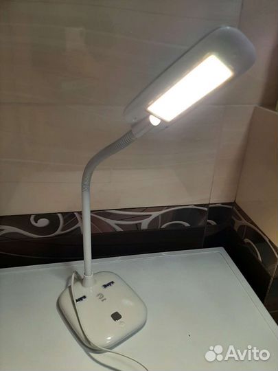 Лампа настольная