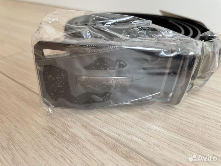 Кожаный ремень с автоматической пряжкой