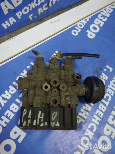 Кран уровня пола. Renault Premium грузовой тягач