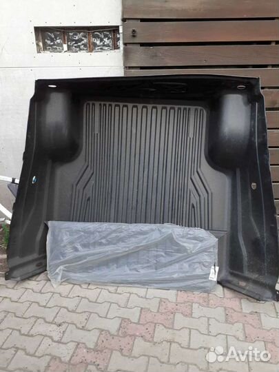 Вкладыш в кузов Тойота Хайлюкс до 2015 года