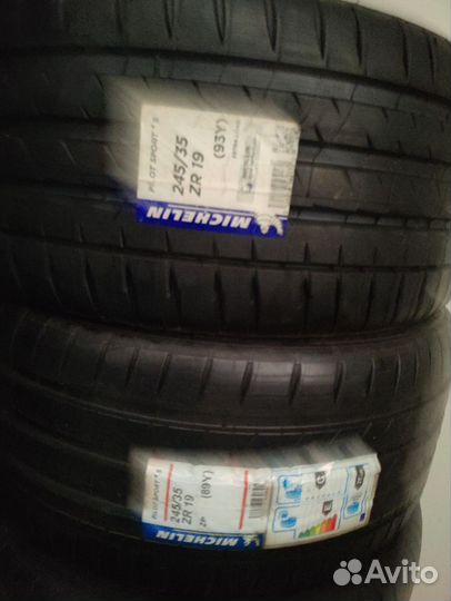 Michelin Pilot Sport 4 S 245/35 R19 93Y