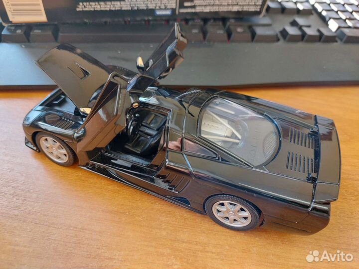 Коллекционная модель автомобиля Saleen S7 1:24