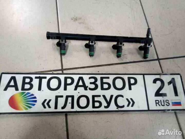 Топливная рампа с форсунками Ниссан Альмера G 15