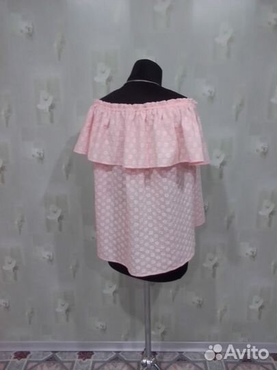 Блузка с открытыми плечами новая