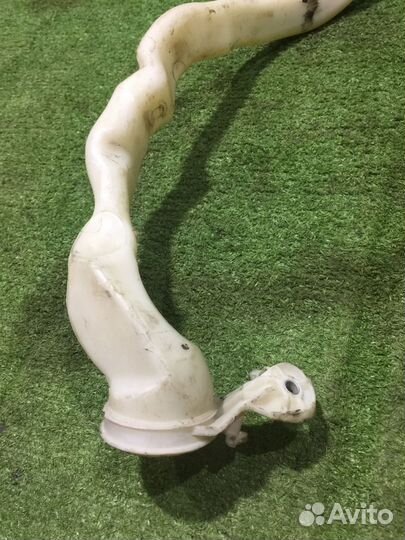 Заливная горловина бочка омывателя BMW 5 F10 F11 F