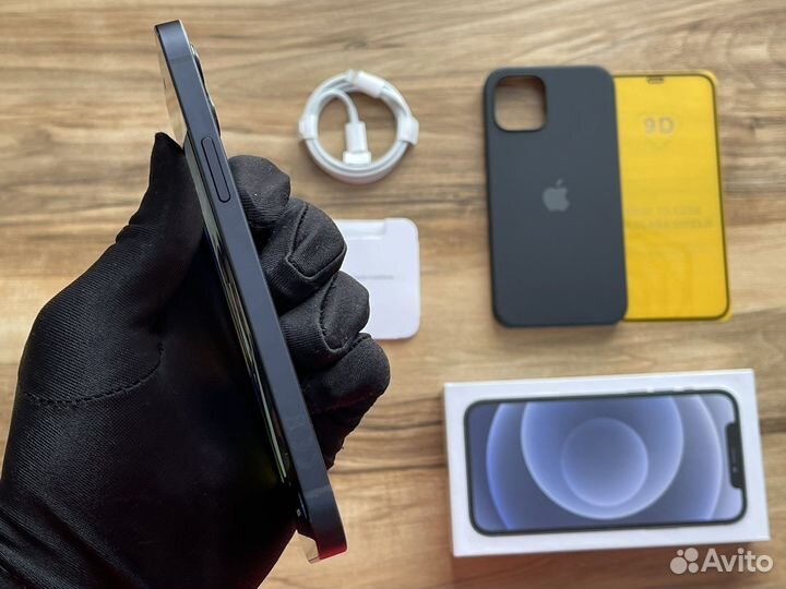 iPhone 12, 64 ГБ