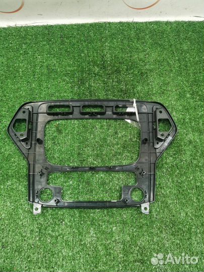 Рамка магнитолы Ford Mondeo 4 лифтбек 2.0 qxba TD