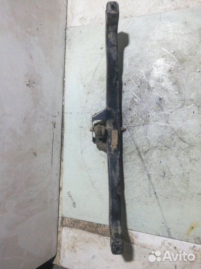 Кронштейн задней балки задний Opel Astra J P10