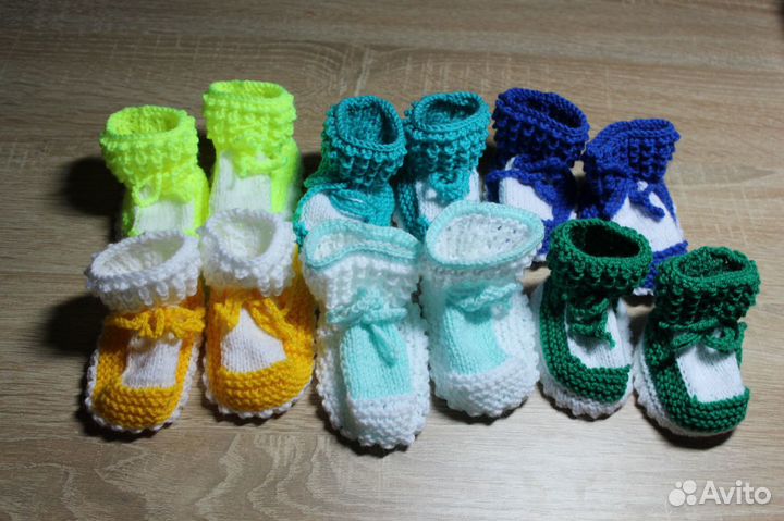 Вязаные носки, тапочки, пинетки
