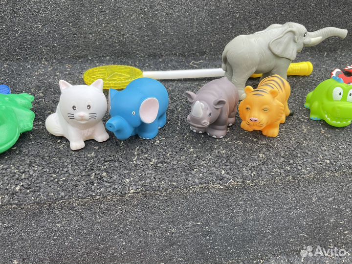 Игрушки для купания в ванной