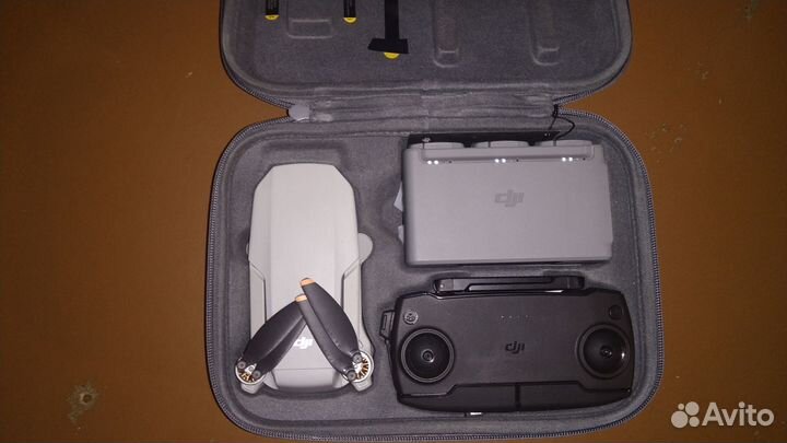 Квадрокоптер Dji mini SE fly more combo