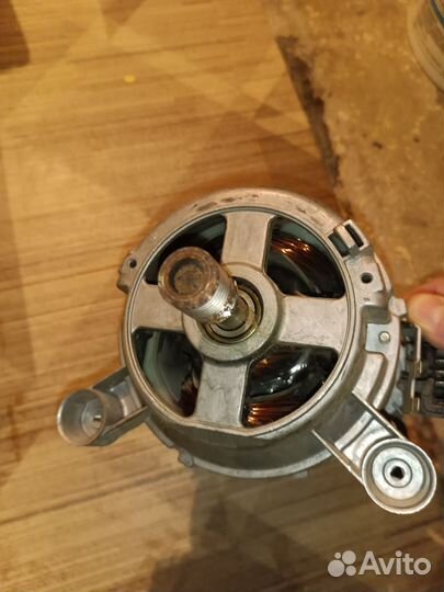 Двигатель от стиральной машины indesit