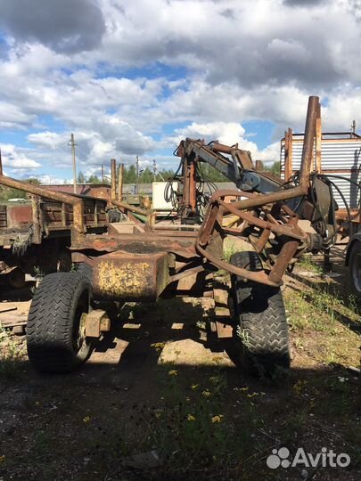 Прицеп лесовозный с манипулятором