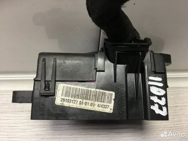 Блок реле и предохранителей Volkswagen Passat 1.9