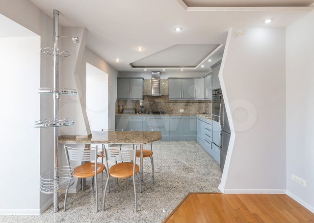 4-к. квартира, 220 м², 8/9 эт.