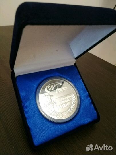 Настольная медаль 