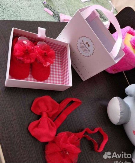 Набор для девочки носочки и повязки на голову