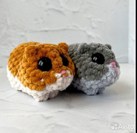 Вязаный хомячок из мема