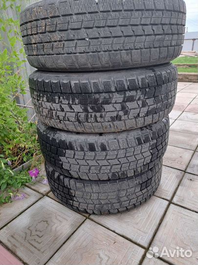 Goodyear Ice Navi 7 215/55 R17