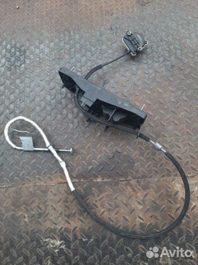 Трос аварийной разблокировки кпп Audi A4 8W