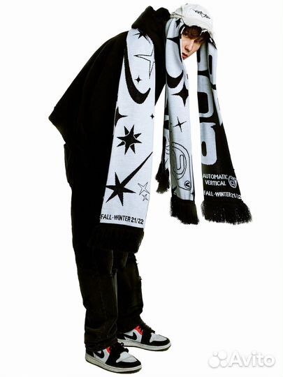 Шарф Automatic Vertical Space odyssey Новый