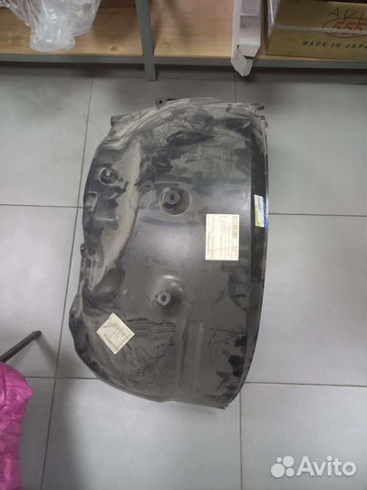 Подкрылок(локер колёсной арки) передний правый