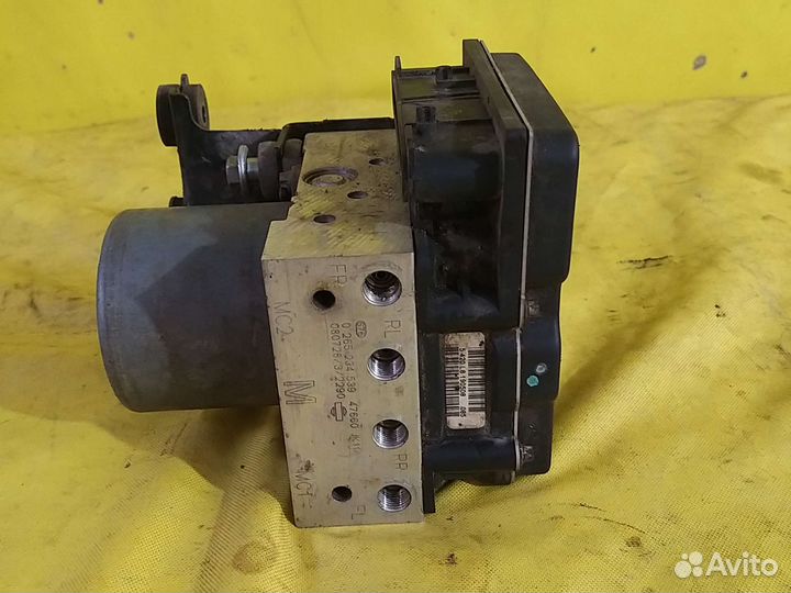 Блок ABS Infiniti G 35 (V36) 2007-2014 0265950641