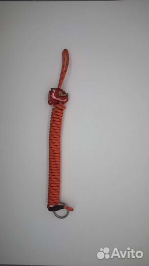 Спиральный тренчик с бусиной 