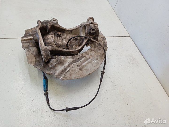 Кулак поворотный передний левый Bmw 7-Series