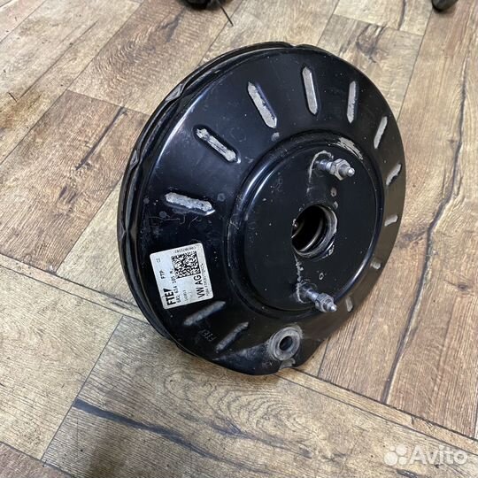 Вакуумный усилитель тормозов VW Polo