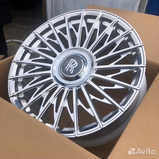 Кованые диски R23 5x120 на Rolls-Royce Ghost