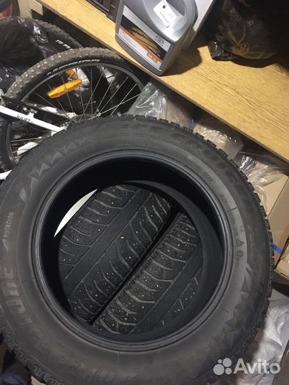 Bridgestone Ice Cruiser 7000 215/60 R16