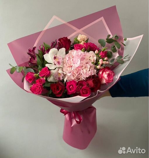 Доставка ярких букетов в Москве и мо