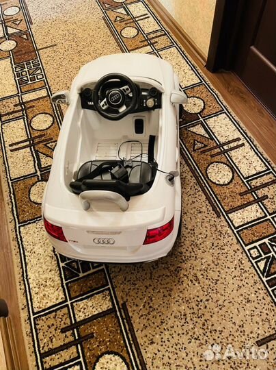 Детский электромобиль audi