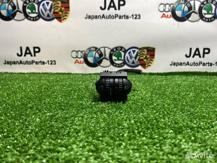 Кнопка Volkswagen Golf 1K 1.4 CAX 2011
