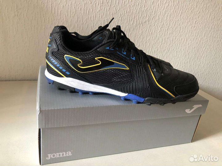 Футбольные бутсы