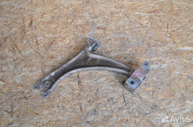 Рычаг передний Audi Q3 8U 2012