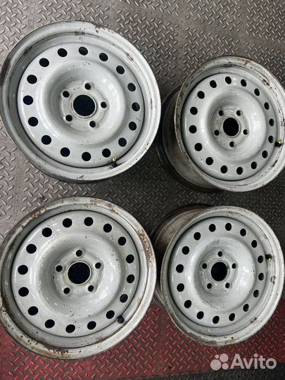 Штампованные диски на волгу R15