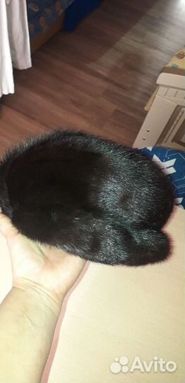 Женские меховые шапки