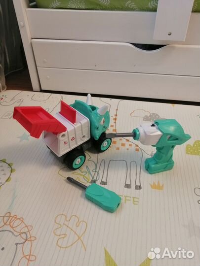 Детская машина на батарейках