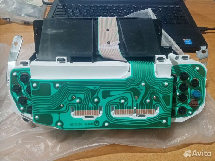 Панель приборов Geely MK Cross